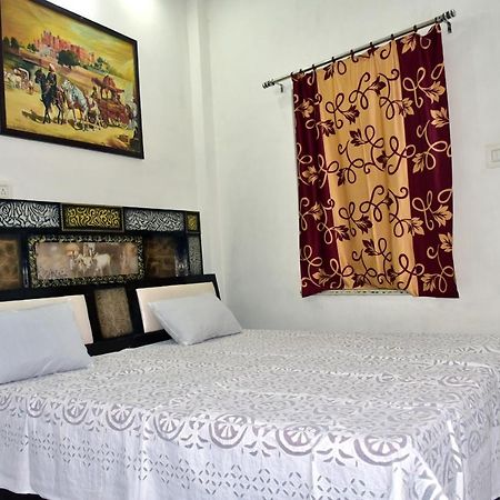 S. K. Guest House Bikaner Bagian luar foto